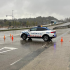 Avenida de Burgos cortada por las fuertes lluvias