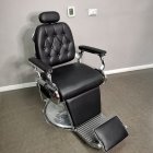 Sillón de barbero en una imagen de archivo,