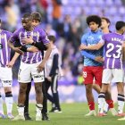 Rubio agarra a un abatido Sylla tras el partido.