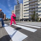 Paso de cebra pintado de la Cúpula del Milenio.