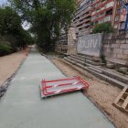 Tramo del nuevo carril bici que transcurre entre el puente de Poniente y el de Isabel la Católica