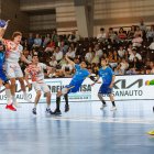 Juan Manuel Bar en una de sus 16 paradas ante el Ademar.