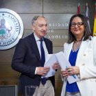 El rector de la Universidad de Valladolid, Antonio Largo, presenta la oferta educativa de la institución académica para el próximo curso 2025-2026, junto a la vicerrectora de Estudiantes y Empleabilidad, Cristina de la Rosa, quien informa del proceso de la Prueba de Acceso a la Universidad (PAU) que comienza el 3 de junio y las novedades que trae consigo este año.