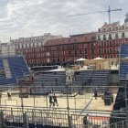 Montaje del pádel en la plaza Mayor de Valladolid