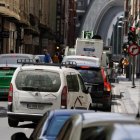 Asfaltado de los dos carriles del paseo de Isabel la Católica