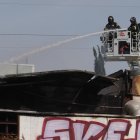 Un incendio arrasa una ebanistería en Santovenia de Pisuerga