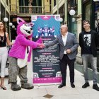 El alcalde de Valladolid, Jesús Julio Carnero, la concejala de Turismo, Eventos y Marca Ciudad, Blanca Jiménez, y el director de Conexión Valladolid, Álvaro Vidal, presentan el cartel del festival.