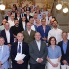 Foto de grupo de los integrantes de la Mesa de la Agroalimentación.