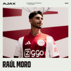 Raúl Moro, con la camiseta del Ajax de Amsterdam