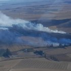 Imagen del incendio de Castrodeza en Valladolid. 

La Junta de Castilla y León ha dado por controlado el incendio que se declaró en la tarde del viernes en la localidad vallisoletana de Castrodeza, en la comarca de Tordesillas, por causas que se encuentran en investigación y que finalmente ha afectado a más de 40 hectáreas --34 agrícolas y casi diez de pasto--.

ESPAÑA EUROPA CASTILLA Y LEÓN SOCIEDAD
JCYL