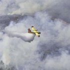 Incendio en la frontera de Galicia y Castilla y León en la localidad zamorana de Castromil