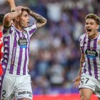 Trilli se lleva las manos a la cabeza antes de ser anulado su gol.