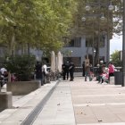 Aficionados de la Cultural en la Plaza Marcos Fernández