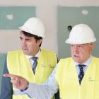 El consejero de Medio Ambiente, Vivienda y Ordenación del Territorio, Juan Carlos Suárez-Quiñones, y el alcalde de Valladolid, Jesús Julio Carnero