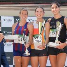 Podio de las ganadoras, con María Viciosa, en el centro, junto a Miriam Costa (izq.) y Ángela Viciosa