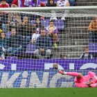 Dubasin marca el tercer gol del Sporting ante el caído Guilherme.