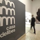 Una imagen de la entrada a la Casa Delibes, en el Palacio del Licenciado Butrón.