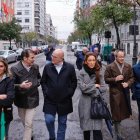Visita del alcalde y los concejales a los comerciantes de la calle Gamazo de Valladolid.
