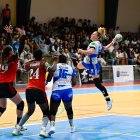 Una acción del duelo jugado por el Aula en Lanzarote.