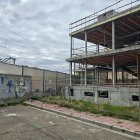 Estado actual de la parcela de la calle Aurora, 36. en La Farola en la que no pudo edificar la constructora.