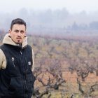 Rodrigo Martínez Martínez posa en sus viñedos.