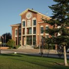 Fachada del Ayuntamiento de Arroyo de la Encomienda