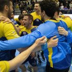 El Recoletas celebra su último triunfo en el derbi en Nava de la Asunción.