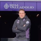Luis Tevenet ya posa como nuevo entrenador del Real Valladolid.