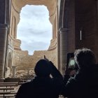 Los técnicos y peritos visitan la Iglesia de Muriel