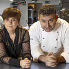 El chef del Restaurante Trigo, Víctor Martín, junto a su pareja y sumiller, Noemí Martínez