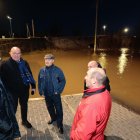 El alcalde, Jesus Julio Carnero, hace unos minutos, junto al concejal de Salud Pública y Seguridad Ciudadana, Alberto Cuadrado,visitan Puente Duero