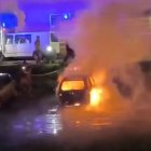 Coche incendiado en Pajarillos