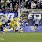 Minuto 92: gol de cabeza de Latasa que supuso el 3-3 y rescatar un punto en la visita del Real Valladolid a La Rosaleda.