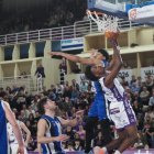Hanna en una penetración a canasta ante Ponferrada.