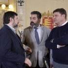 El concejal de Tráfico y Movilidad, Alberto Gutiérrez Alberca, y el gestor del proyecto de Lightsource bp España, Ignacio Santiago en la presentación de las obras de las plantas solares