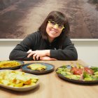 Sara Cabello , chef y propietaria de Tigo y Migo, presenta cuatro de los platos de la carta