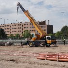Obras del nuevo aparcamiento para vehículos pesados en la calle Topacio de Valladolid.