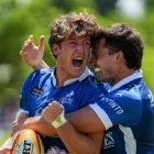 Jugadores del VRAC celebran una acción ante el Liceo en Pepe Rojo.