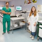Rosa Prieto Utrera, investigadora del Hospital Clínico Universitario de Valladolid, y Juan Manuel Priede Vimbela, médico e investigador del Servicio de Anestesiología y Reanimación del Clínico de Valladolid.
