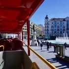 Imagen de la presentación del nuevo bus turístico eléctrico de Valladolid