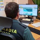 Imagen de archivo de la Guardia Civil.

Un joven de 28 años de nacionalidad extranjera ha sido detenido como presunto autor de un delito de lesiones tras una agresión por arma blanca a un compatriota en un domicilio de la localidad vallisoletana de Íscar.

SOCIEDAD ESPAÑA EUROPA CASTILLA Y LEÓN AUTONOMÍAS
GUARDIA CIVIL