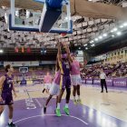 Un momento del primer partido de la copa España entre el UEMC CBCV y Ponferrada.