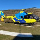 un helicóptero medicalizado de Sacyl  en Pedrajas de San Esteban