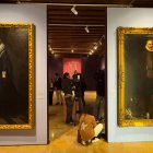 Dos retratos de los condes de Gondomar abren la exposición.