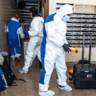 La policía durante la investigación del crimen en Burgos.