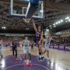 Imagen del último duelo del UEMC CBCV en la Copa España ante Fuenlabrada.