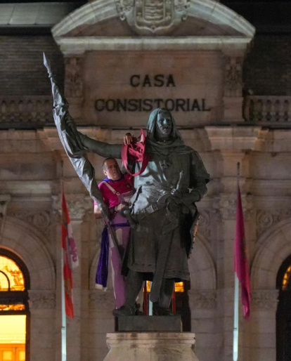 Retirada del pañuelo de fiestas al Conde Ansúrez