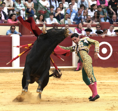 Corrida de toros en la plaza del coso de Zorrilla