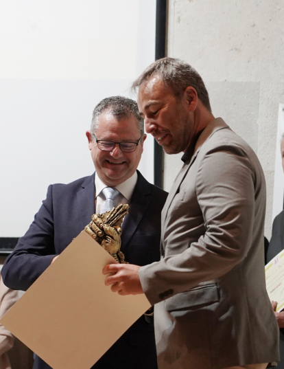 El consejero de Agricultura, Ganadería y Desarrollo Rural, Gerardo Dueñas, clausura el XIX Concurso Nacional de Vinos, Premios Manojos