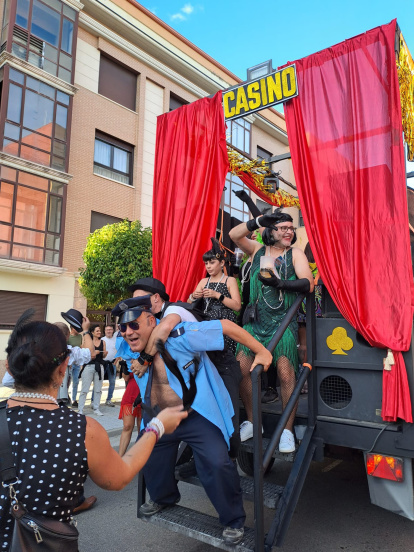 Desfile de peñas de Laguna de Duero.